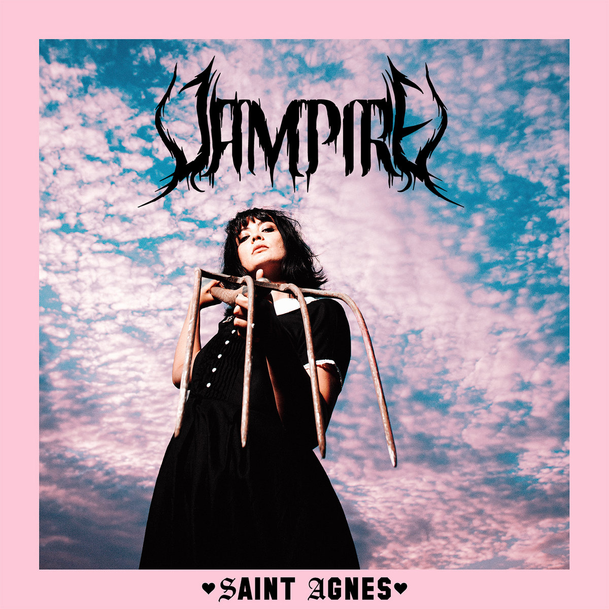 Pour les nostalgiques qui regrettent les joyeux mèlanges Pop-Indus-Punk-Metal des annèes Prodigy, Saint Agnes est une très bonne consolation, avec cet EP mordant.